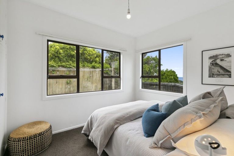 Photo of property in 5 Houghton Bay Road, Houghton Bay, Wellington, 6023