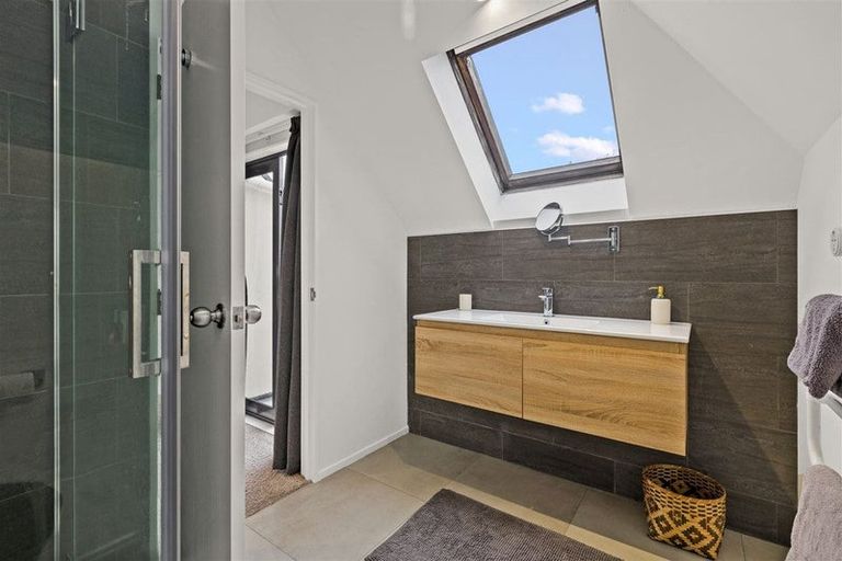 Photo of property in 2/33 Waipa Street, Birkenhead, Auckland, 0626