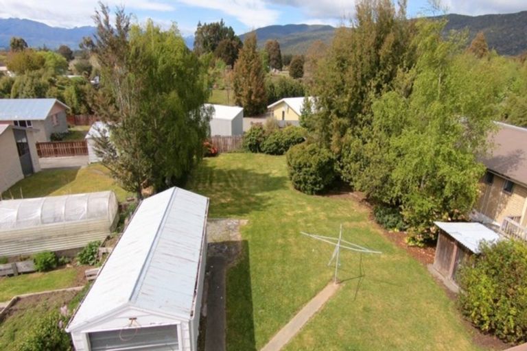 Photo of property in 42 Westmere Place, Manapouri, 9679