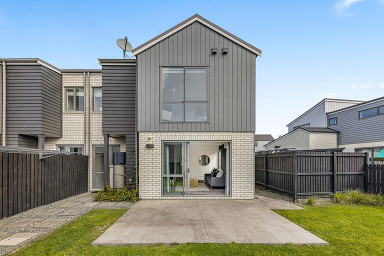 Photo of property in 13 Tarakoi Road, Hobsonville, Auckland, 0616