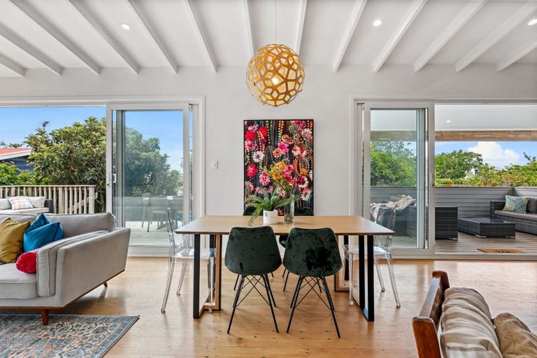 Photo of property in 34 Neil Avenue, Te Atatu Peninsula, Auckland, 0610