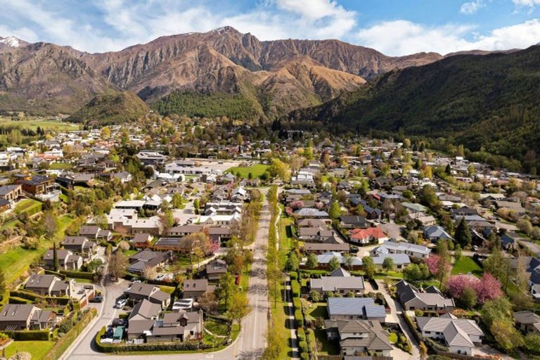 Photo of property in 9 Innes Place, Arrowtown, 9302