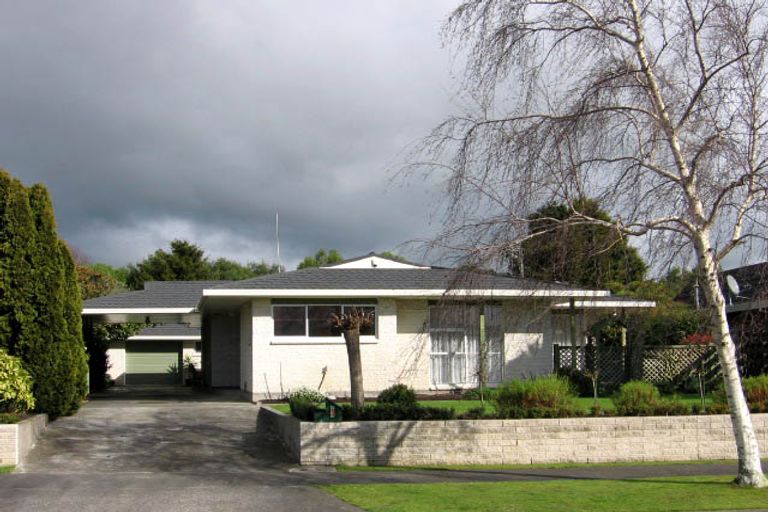 Photo of property in 9 Humphries Place, Awapuni, Palmerston North, 4412