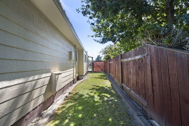 Photo of property in 12 Cargill Grove, Kelvin Grove, Palmerston North, 4414