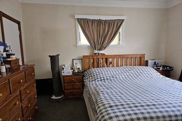 Photo of property in 3 Huia Street, Tawa, Wellington, 5028