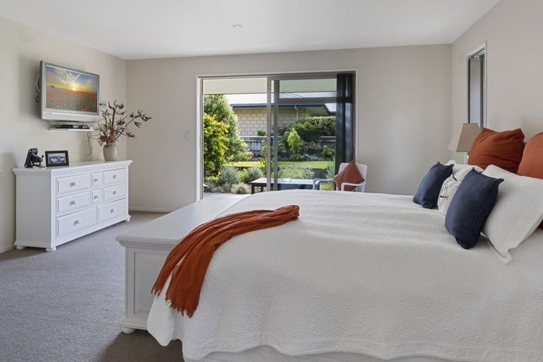 Photo of property in 18 Admiralty Place, Waikawa, Picton, 7220