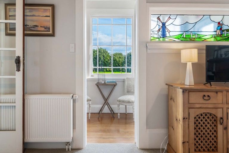 Photo of property in 111 Wharf Road, Clarks Beach, Pukekohe, 2679