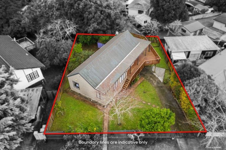 Photo of property in 6 Oreil Avenue, West Harbour, Auckland, 0618