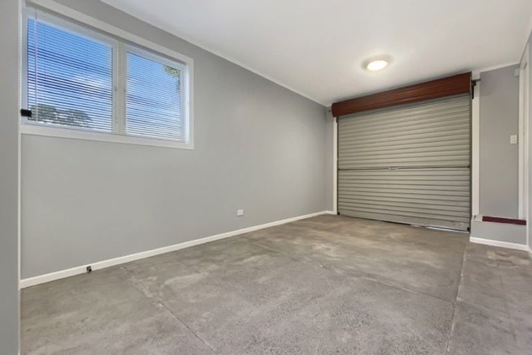 Photo of property in 52 Cyclarama Crescent, Massey, Auckland, 0614