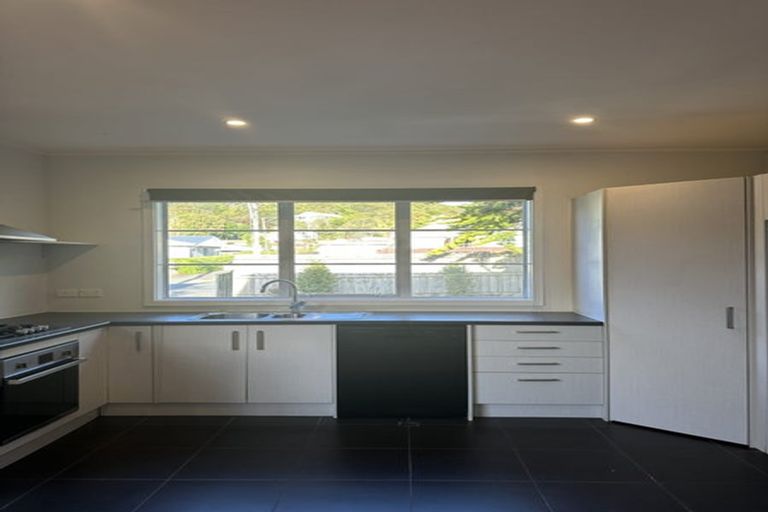 Photo of property in 90 Stokes Valley Road, Stokes Valley, Lower Hutt, 5019