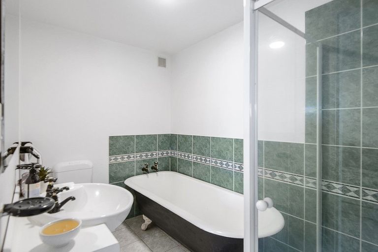 Photo of property in 6 Gilmour Terrace, Lyttelton, 8082