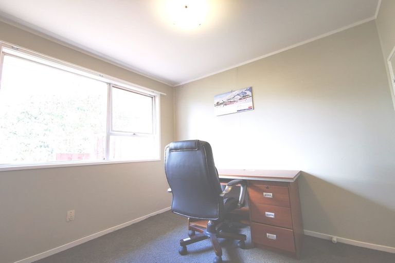 Photo of property in 1/4 Osmond Court, Sunnyvale, Auckland, 0612