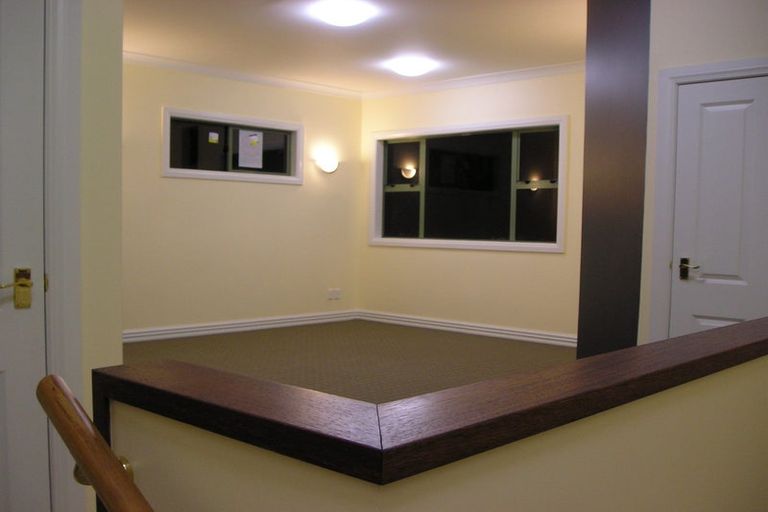 Photo of property in 52 Mitchell Street, Brooklyn, Wellington, 6021