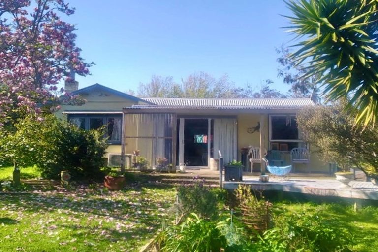 Photo of property in 13 Beach Street, Tangimoana, 4822