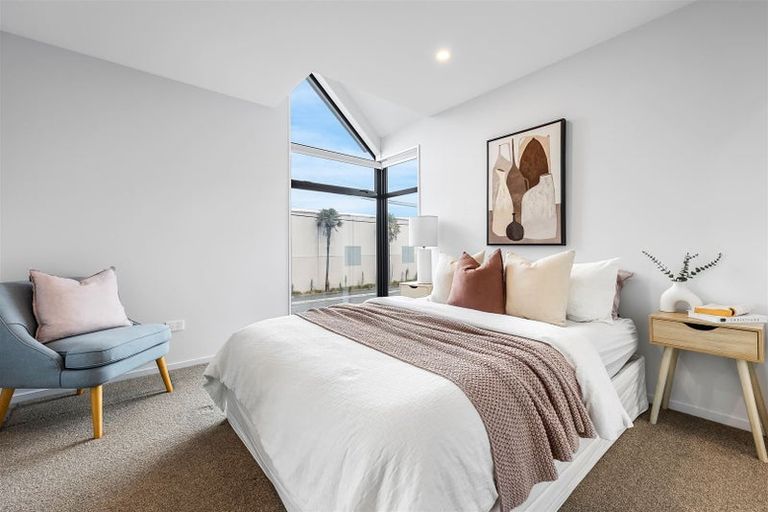 Photo of property in 8/10 New Brighton Road, Shirley, Christchurch, 8061