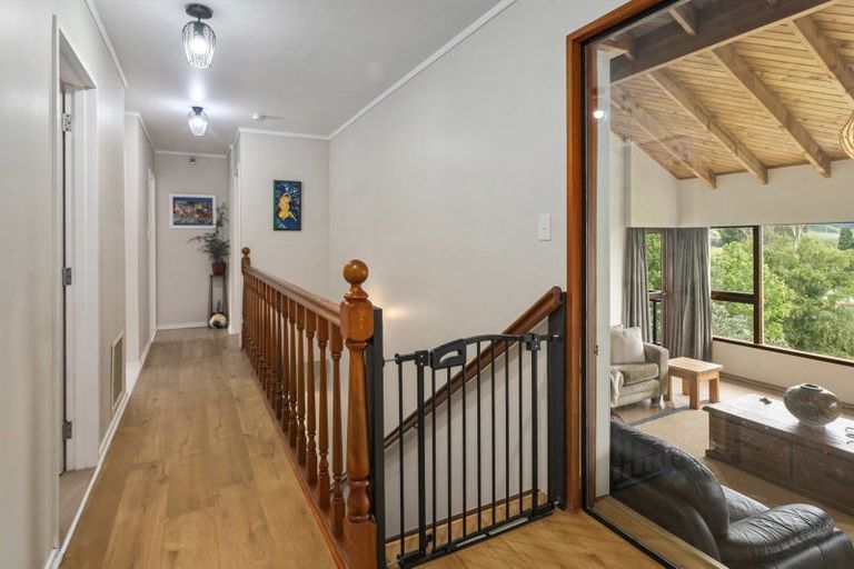 Photo of property in 11 Rika Place, Kawaha Point, Rotorua, 3010