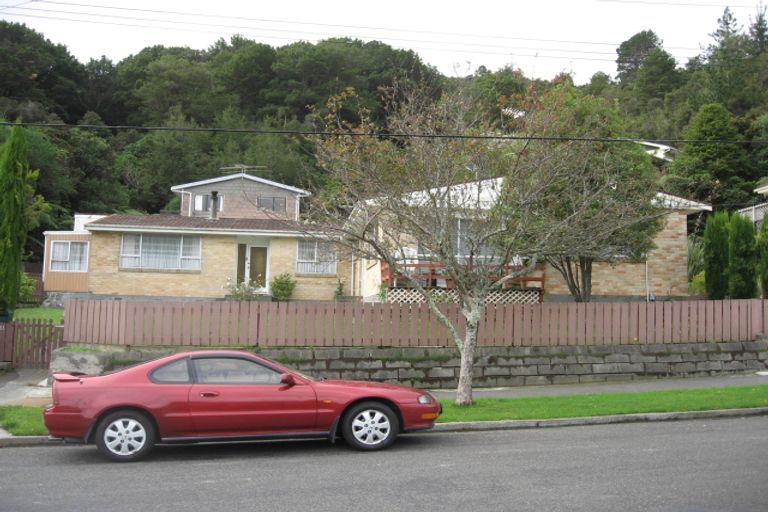 Photo of property in 1/11 Lowry Crescent, Stokes Valley, Lower Hutt, 5019