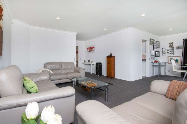 Photo of property in 40 Millhouse Drive, Northpark, Auckland, 2013