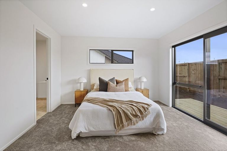 Photo of property in 22 Oneone Street, Cambridge, 3493