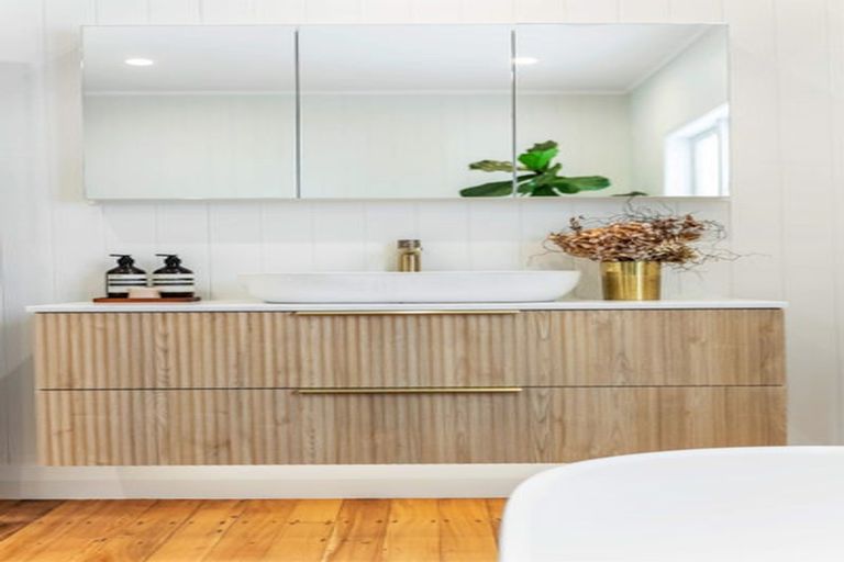 Photo of property in 26 Richmond Avenue, Northcote Point, Auckland, 0627