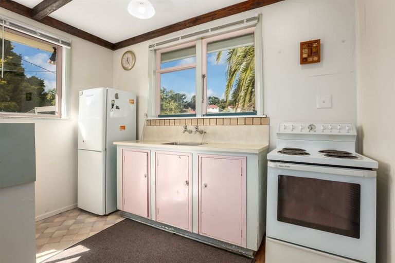 Photo of property in 23 Cornwall Crescent, Cannons Creek, Porirua, 5024