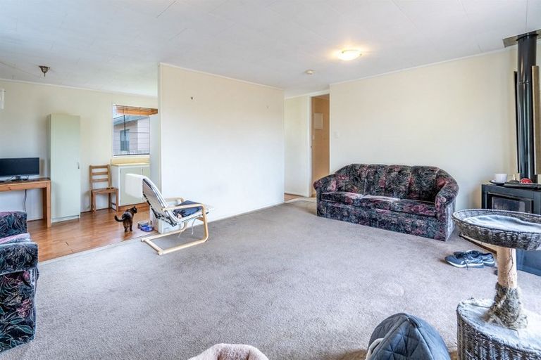 Photo of property in 2 Harrington Road, Henderson, Auckland, 0610