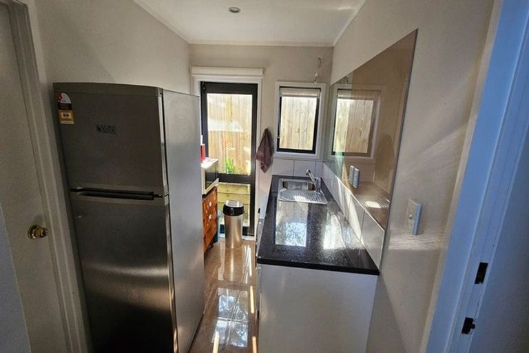 Photo of property in 19a Crystal Avenue, Glendene, Auckland, 0602