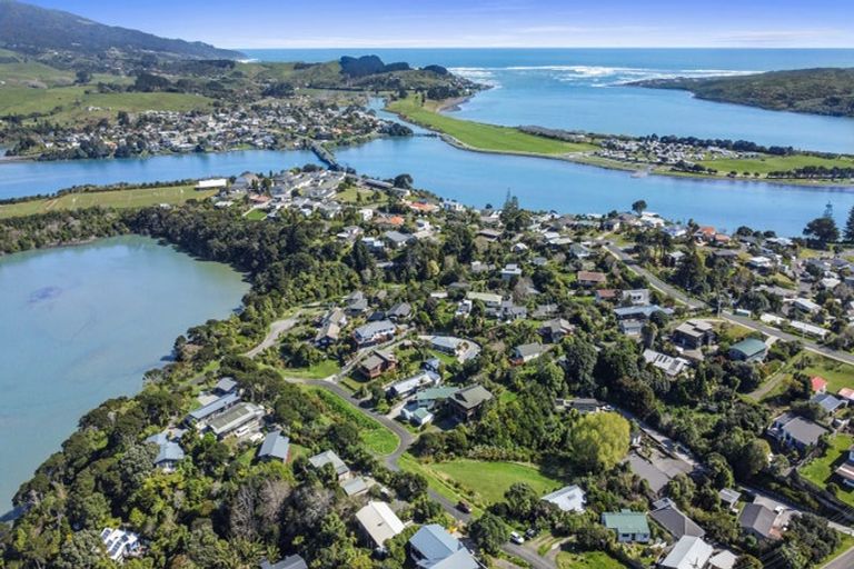 Photo of property in 6 Tutchen Avenue, Raglan, 3225