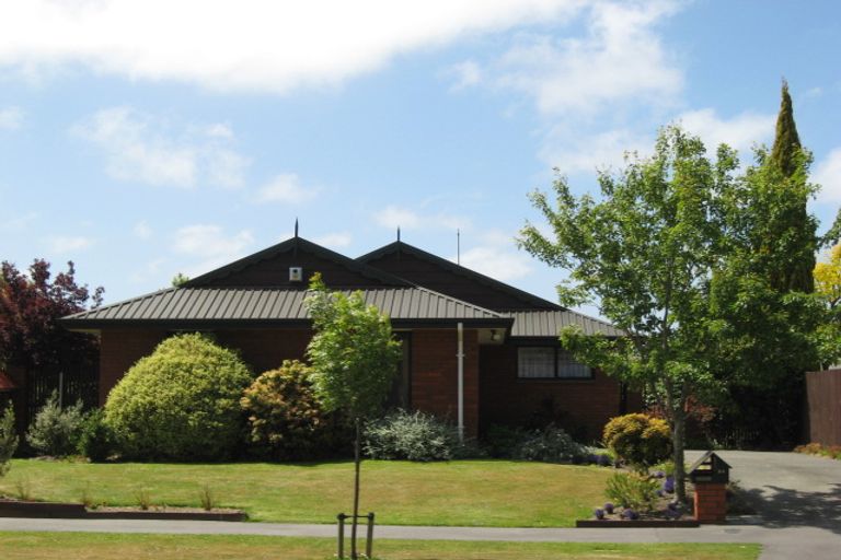 Photo of property in 24 Karnak Crescent, Russley, Christchurch, 8042