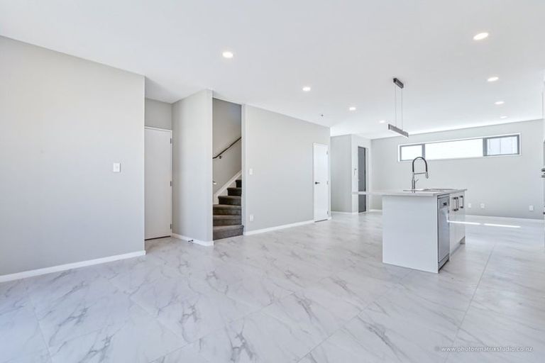 Photo of property in 51 Rosedale Road, Pinehill, Auckland, 0632