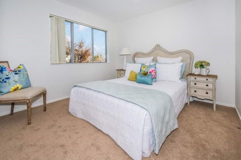 Photo of property in 3 Mulroy Place, Pinehill, Auckland, 0632