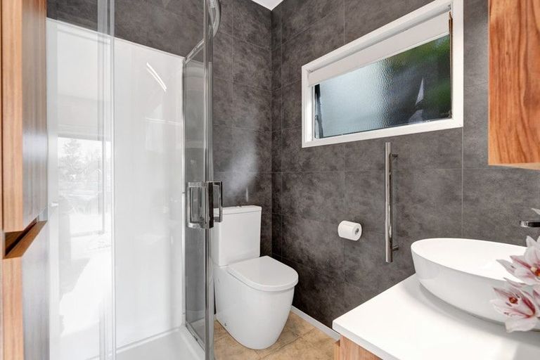 Photo of property in 10 Caledonia Place, Highlands Park, New Plymouth, 4312