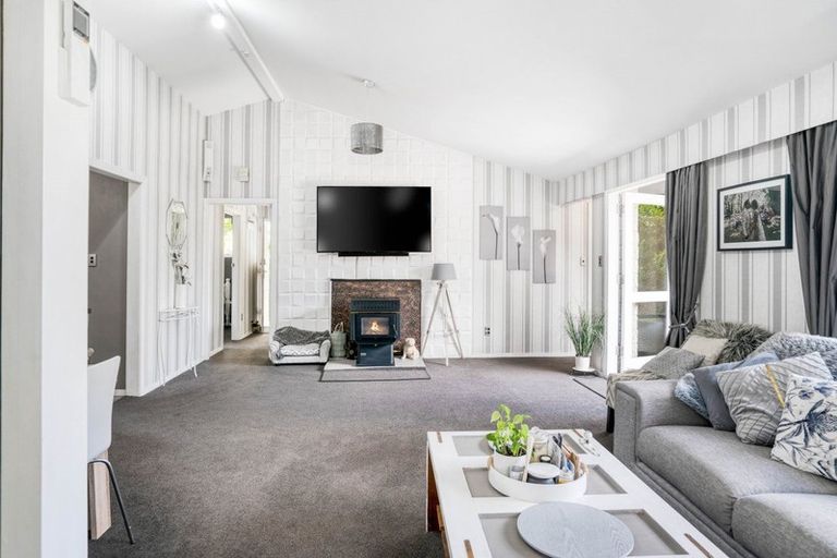 Photo of property in 27 Jenkins Avenue, Redwood, Christchurch, 8051