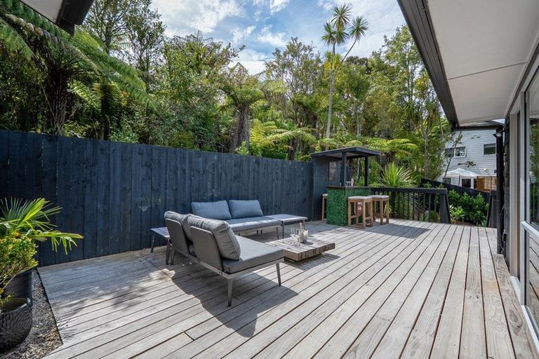 Photo of property in 2/31 Tui Glen Road, Birkenhead, Auckland, 0626