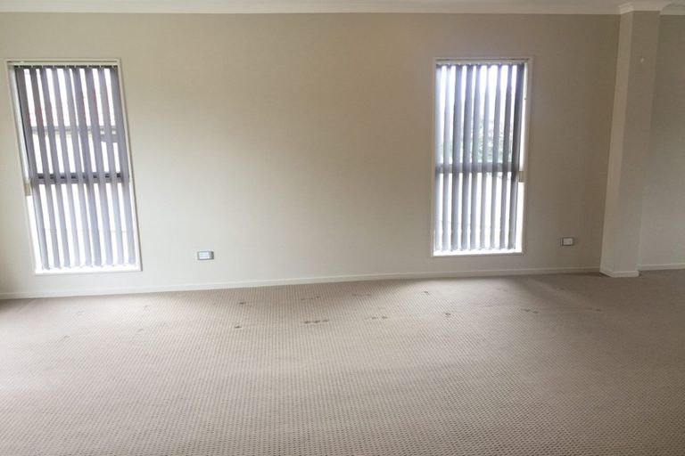 Photo of property in 19 Kokako Rise, Papakura, 2110