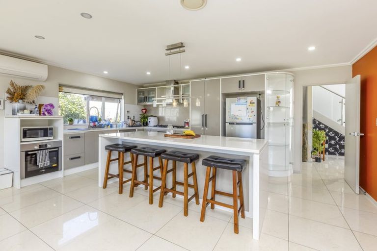 Photo of property in 11 Henriette Place, The Gardens, Auckland, 2105