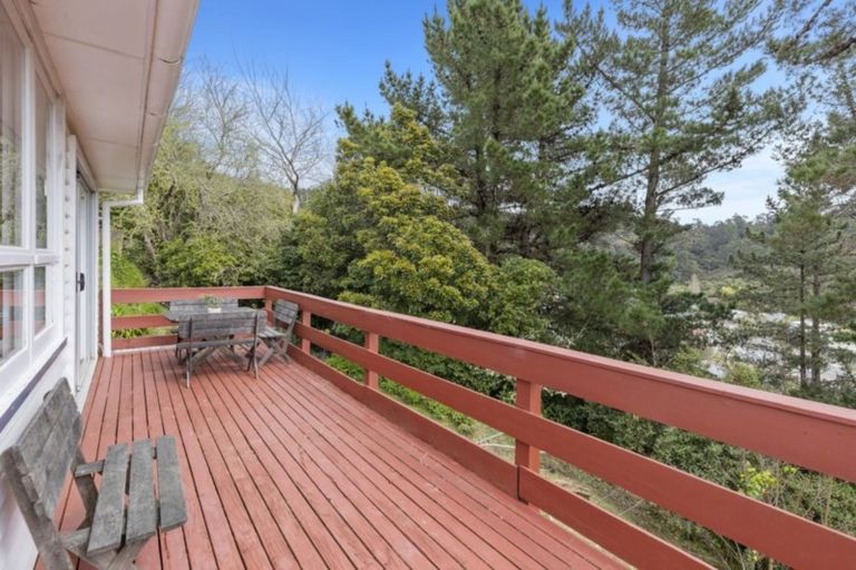 Photo of property in 11 Amundsen Grove, Stokes Valley, Lower Hutt, 5019