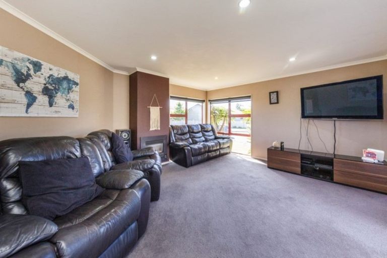 Photo of property in 40 Geneva Terrace, Kelvin Grove, Palmerston North, 4414