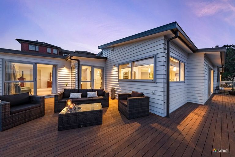 Photo of property in 34 Arahiwi Grove, Tirohanga, Lower Hutt, 5010