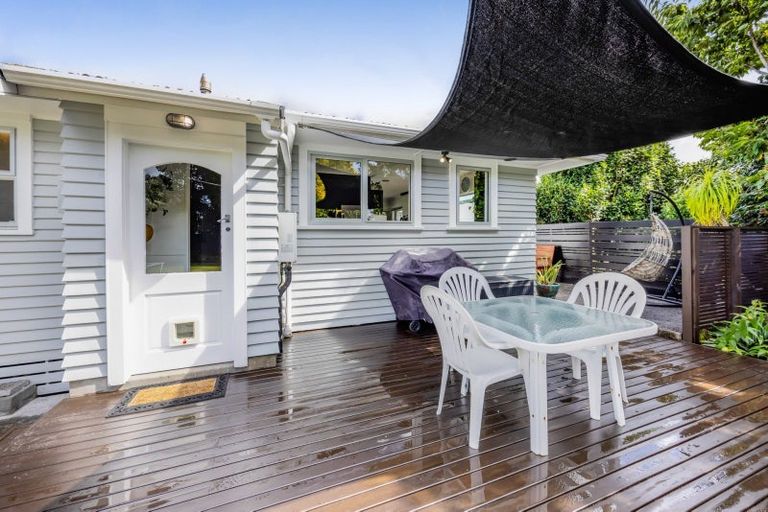 Photo of property in 1 Nikau Street, Inglewood, 4330