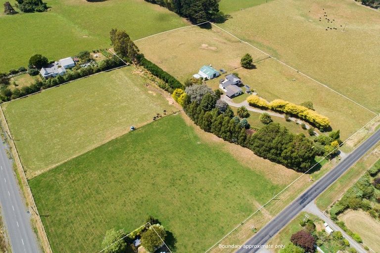 Photo of property in 17 Coulters Line, Kiwitea, Feilding, 4777