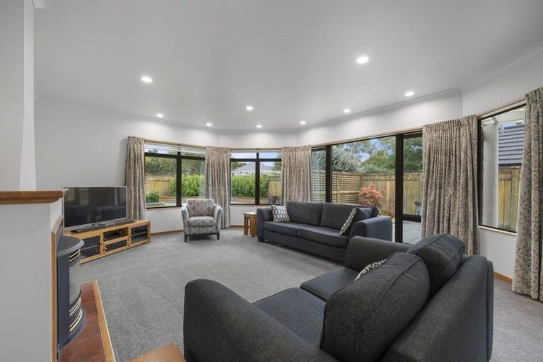 Photo of property in 2 Heritage Place, Terrace End, Palmerston North, 4410