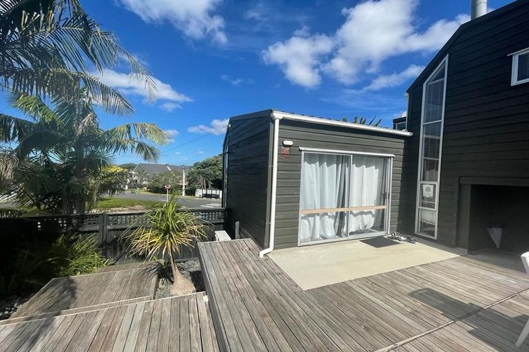Photo of property in 3a Pah Road, Cockle Bay, Auckland, 2014