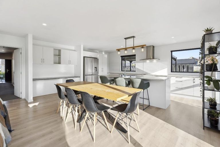 Photo of property in 51 Obelisk Street, Wanaka, 9305