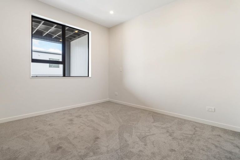 Photo of property in 55 Puihi Crescent, Massey, 0614