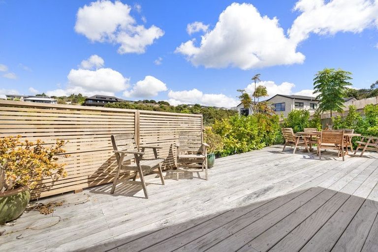 Photo of property in 18 Kahu Close, Orewa, 0931