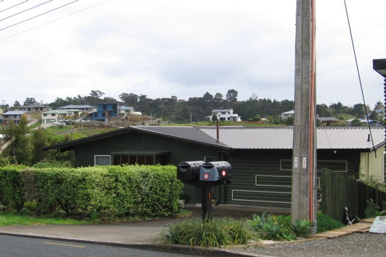 Photo of property in 70 Stillwater Crescent, Stillwater, Silverdale, 0993