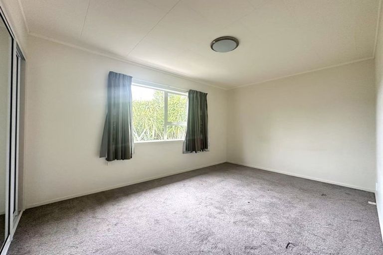 Photo of property in 1/62 Stapleford Crescent, Browns Bay, Auckland, 0630