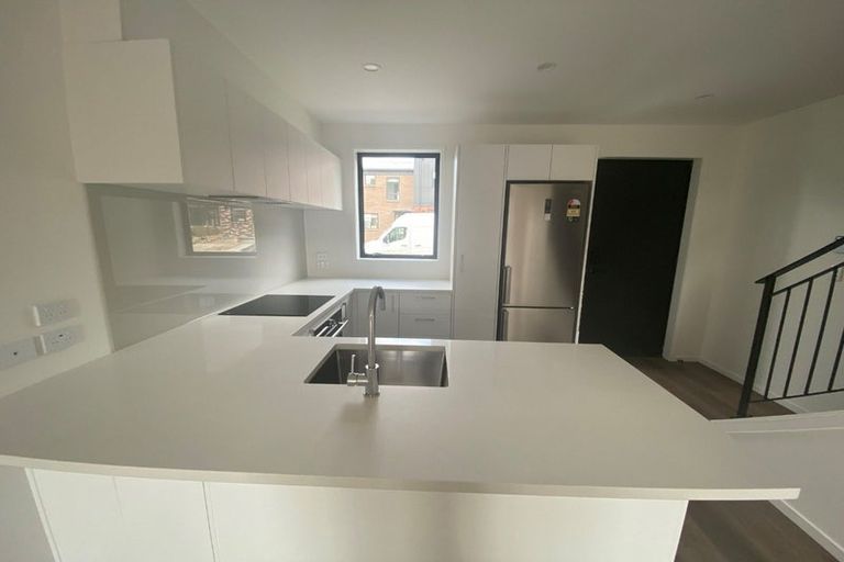 Photo of property in 27 Kotuitui Street, Manukau, Auckland, 2104