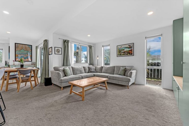 Photo of property in 57e Edmonton Road, Henderson, Auckland, 0612